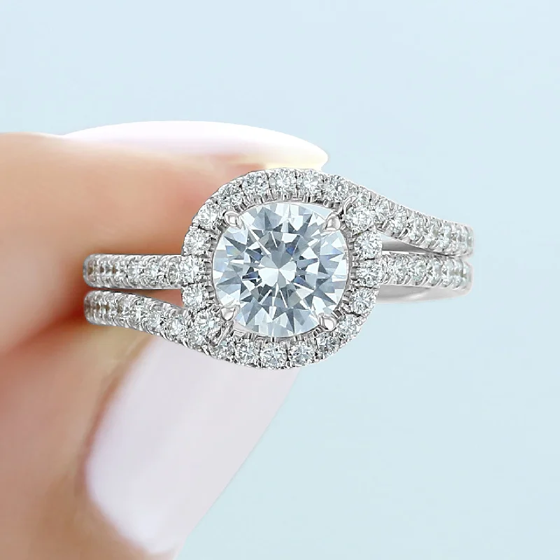 1.0 ct  Round cut Halo Moissanite Engagement Ring