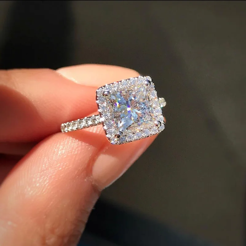 2.0 CT Princess Cut Halo Moissanite Engagement Ring