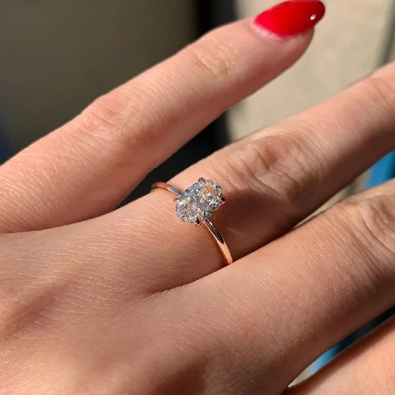 Oval Cut Moissanite Engagement Ring