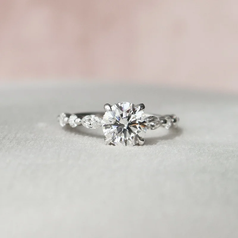 1 CT Oval cut Moissanite Engagement Ring