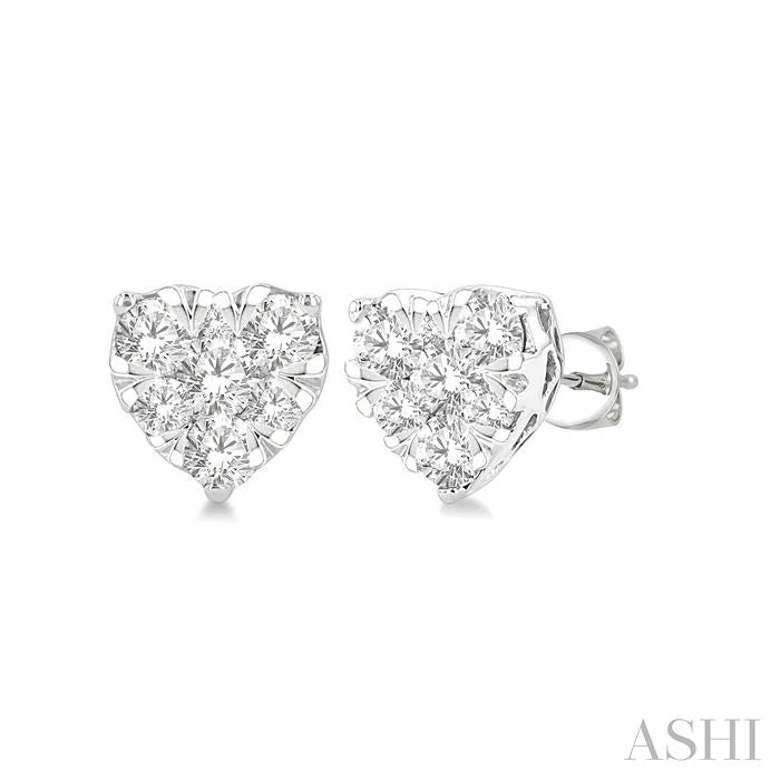 HEART SHAPE LOVEBRIGHT ESSENTIAL DIAMOND STUD EARRINGS