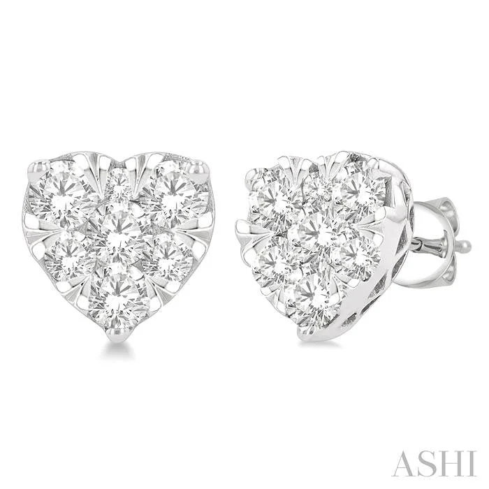 HEART SHAPE LOVEBRIGHT ESSENTIAL DIAMOND STUD EARRINGS