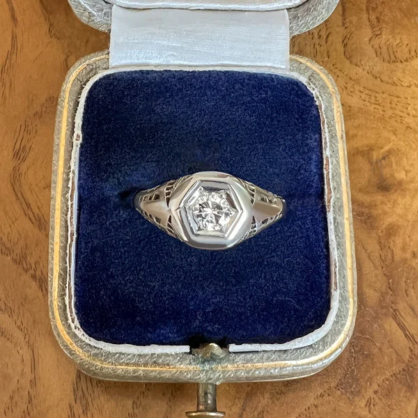 Vintage Diamond Engagement Ring, RBC 0.20ct.