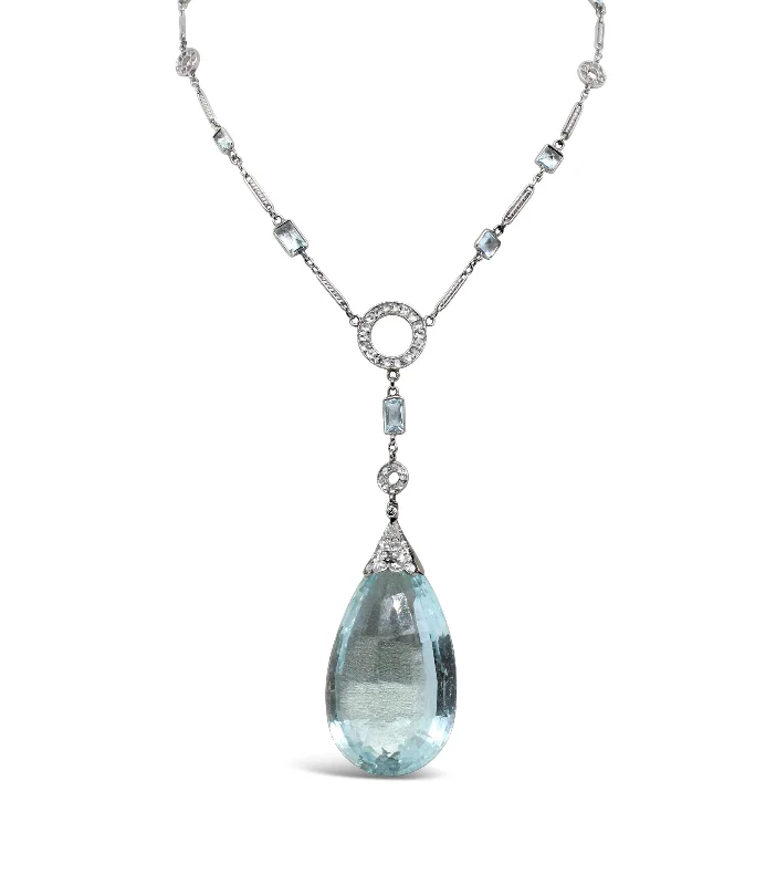 AQUAMARINE AND DIAMOND PENDANT