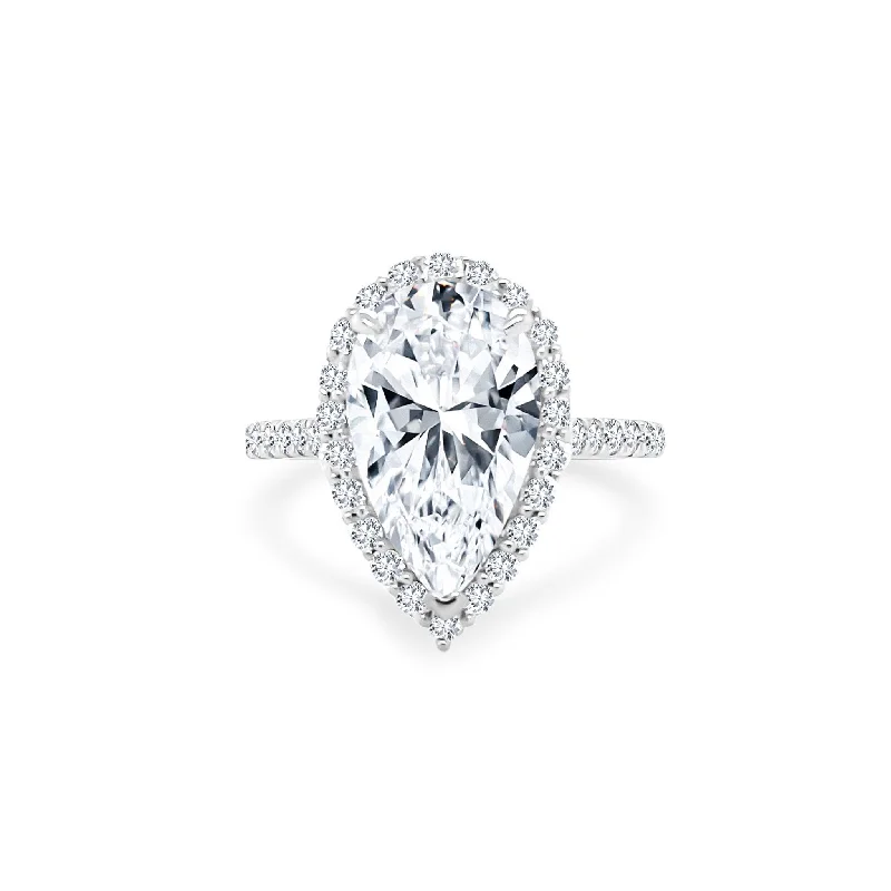 Pear Cut Solitaire with Halo