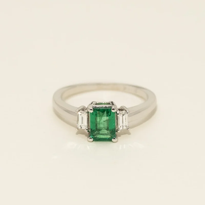 Emerald Cut Emerald Ring in 14kt White Gold with Diamonds (1/4ct tw)