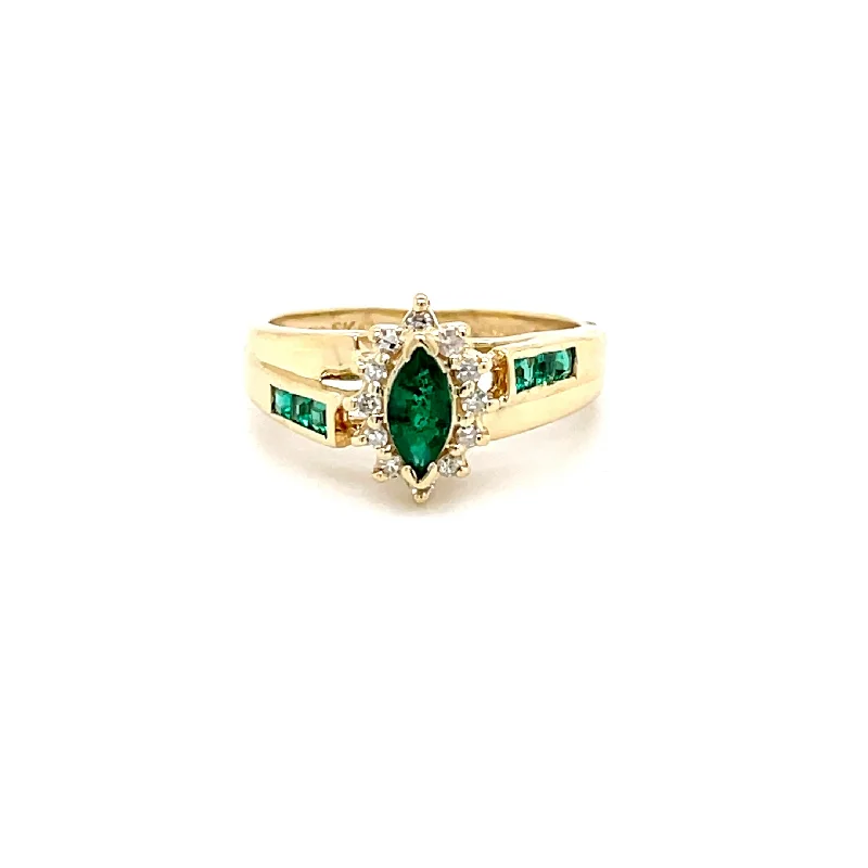 ESTATE 14K YELLOW GOLD EMERALD AND DIAMOND RING 