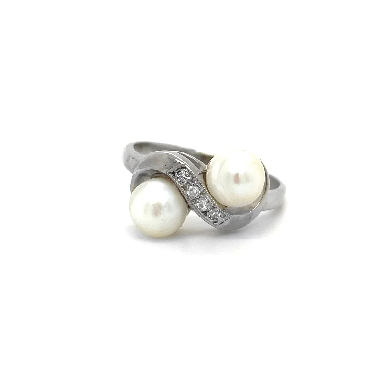 ESTATE 14KW Gold  2-Stone Pearl Ring with Diamond Accents