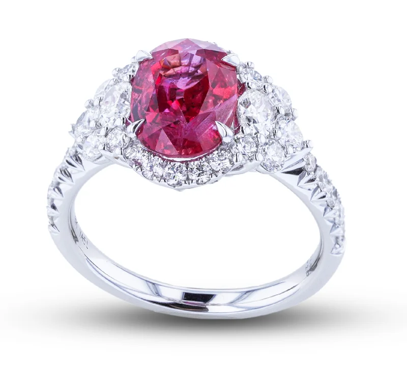 JULEVE 18KT WHITE GOLD 2.83CT PADPARADSCHA SAPPHIRE & 1.02CTW DIAMOND HALO RING