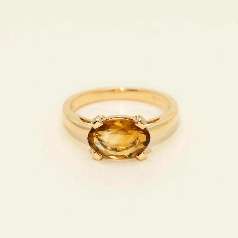 Oval Citrine Ring in 14kt Yellow Gold