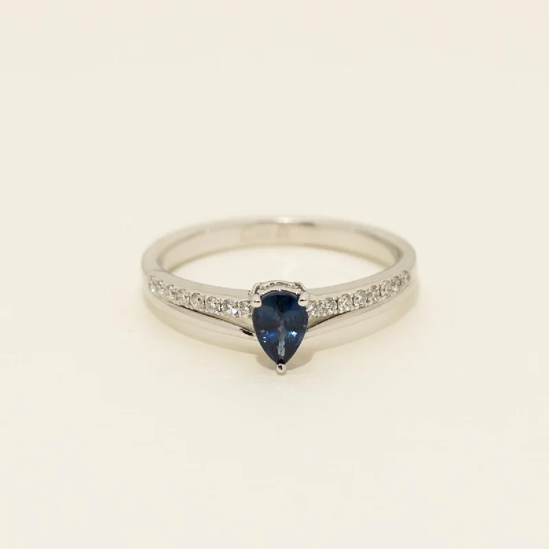 Pear Shape Sapphire Ring in 14kt White Gold with Diamonds(1/7ct tw)